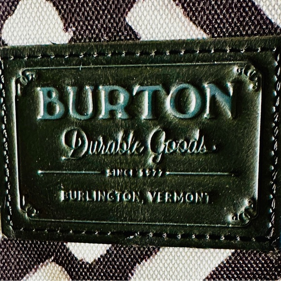 Burton Taylor Backpack B+W X design Zipper pocket key ring Divided inside pocket - Picture 2 of 6